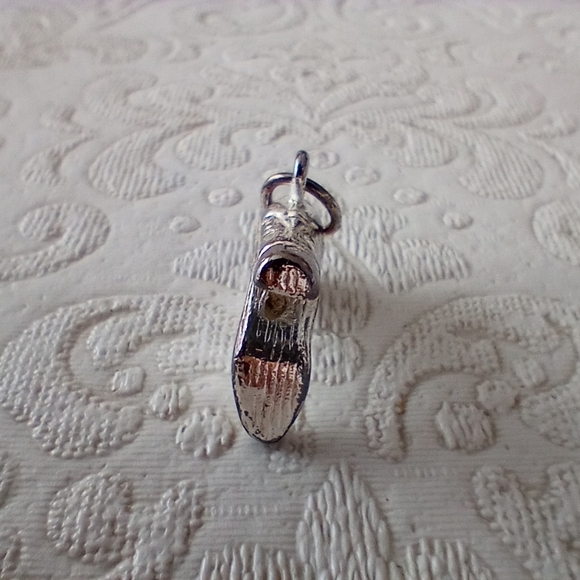 Bracelet charms (3) & 3 pendants & 1 bail (7 pieces) - Picture 11 of 16